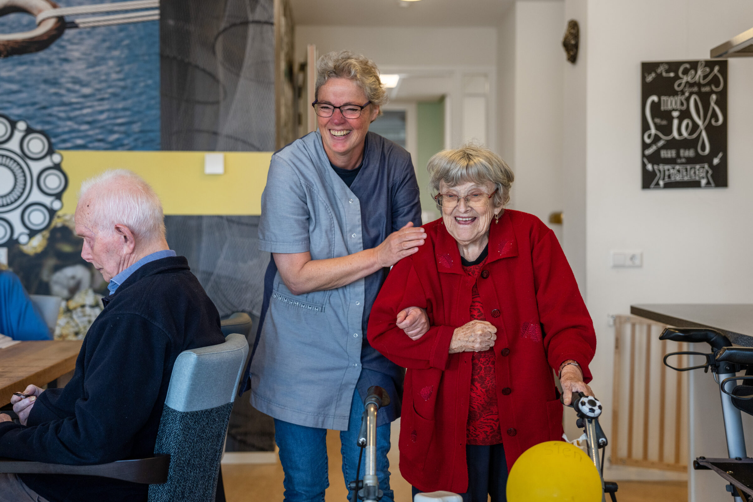 Twee dames hebben samen plezier